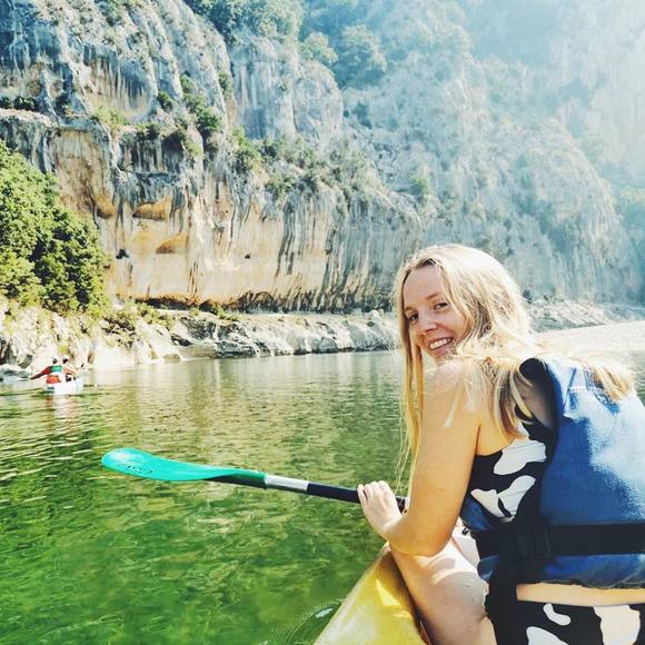 Profile Picture of Febe Oley (@febeoley) on Poshmark