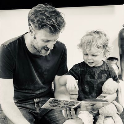 Profile Picture of Michael Wilding (@mikeywilding) on Twitter