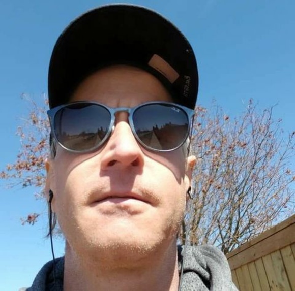 Profile Picture of Sheldon Scheck (@sscheck) on Poshmark