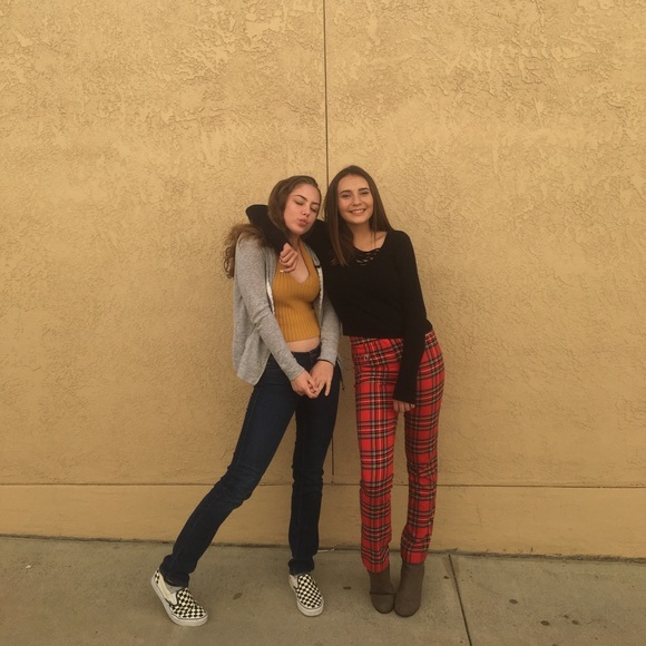 Profile Picture of Brook Vowles (@brookdawnv) on Poshmark