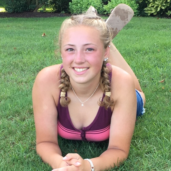 Morgan Hurd - Poshmark Profile Picture of Morgan Hurd (@19mhurd66) on Poshmark