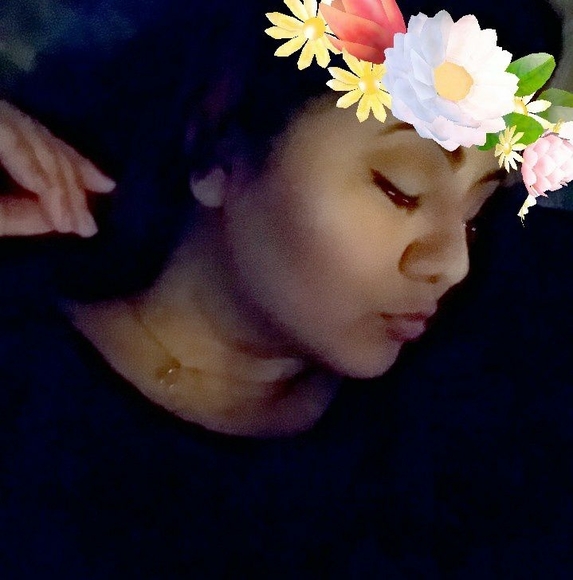 Profile Picture of Natalie Capilla (@sheisbadass) on Poshmark