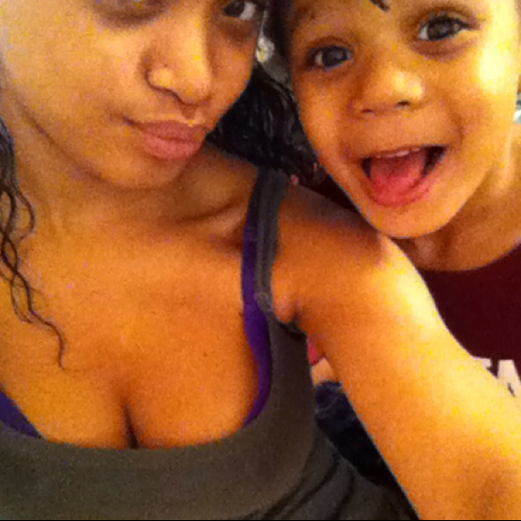 Profile Picture of Chanet Harvey (@chanetnet) on Poshmark