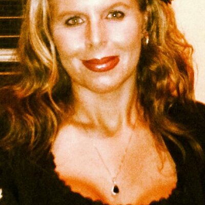 Profile Picture of Gloria Douglas (@gloria34) on Twitter