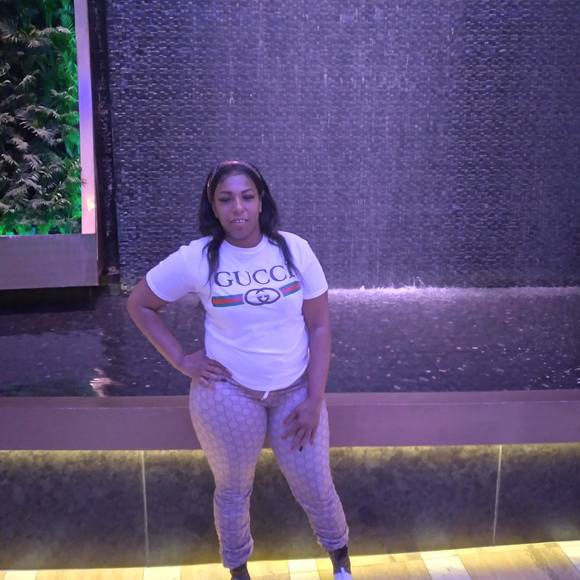 Profile Picture of Macarena Ferreiro (@m_ferreiro) on Poshmark