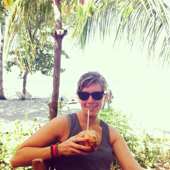 Profile Picture of Gloria Wunschel (@gwunschel) on Poshmark