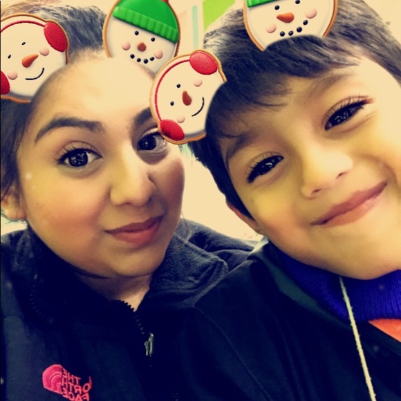 Profile Picture of Fabi Lopas (@fabilopas) on Poshmark