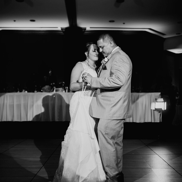 Profile Picture of Taryn Zubel (@calilawgirl13) on Poshmark