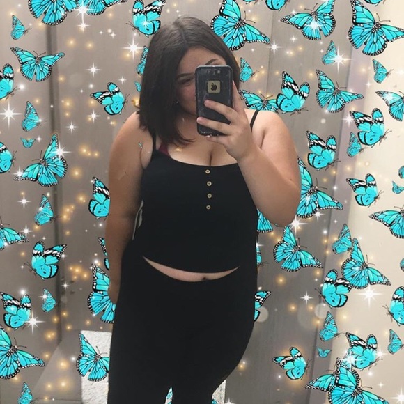 Profile Picture of Katelynn Mckarson (@katelynnnnmarie) on Poshmark