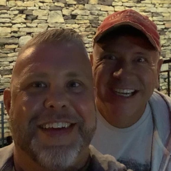 Profile Picture of Chris Neece (@tnchris) on Poshmark