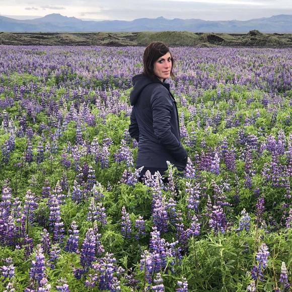 Profile Picture of Ali Noyer (@alin12) on Poshmark