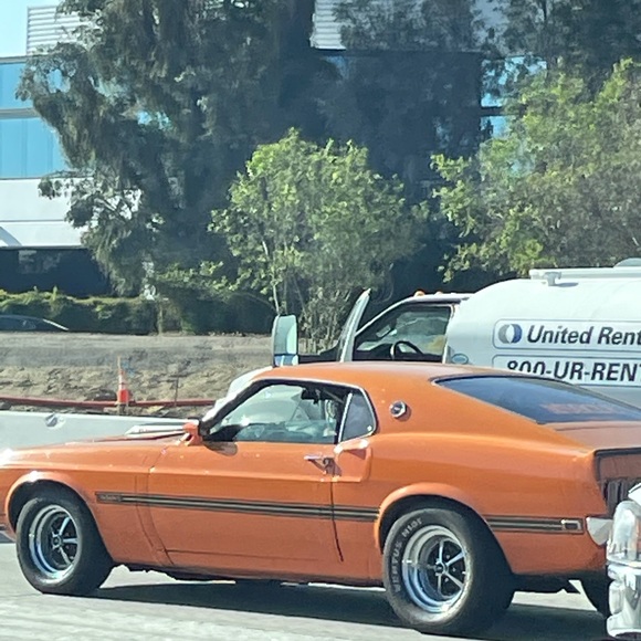 Profile Picture of Noel Zamora (@mnoel9325) on Poshmark