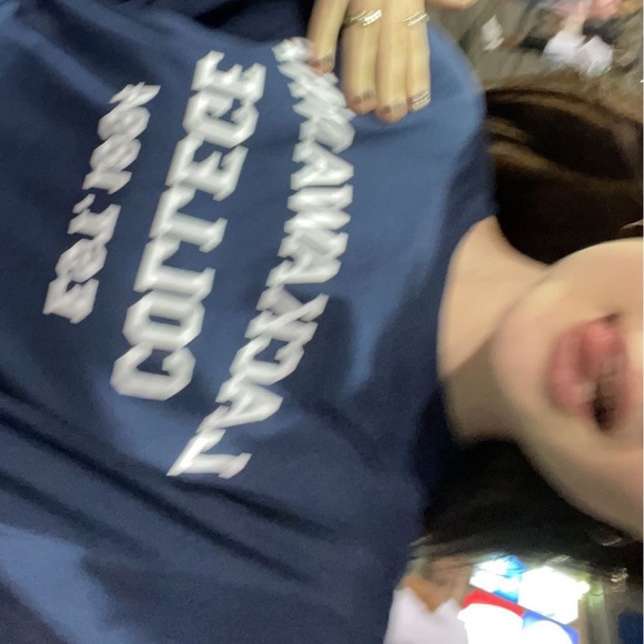 Profile Picture of Abbey Cwalinski (@abcwalinski77) on Poshmark