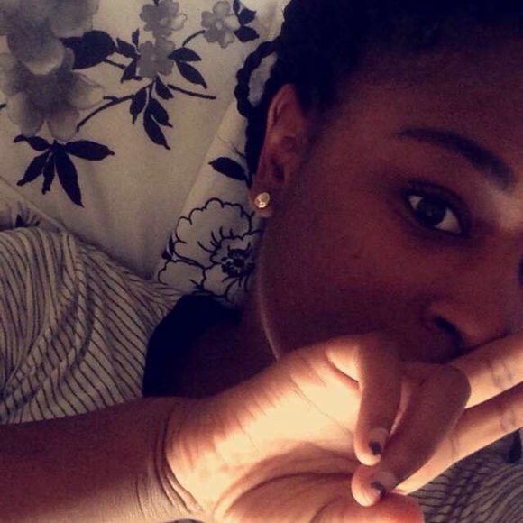 Profile Picture of Shamira Mccruse (@_shanae13) on Poshmark