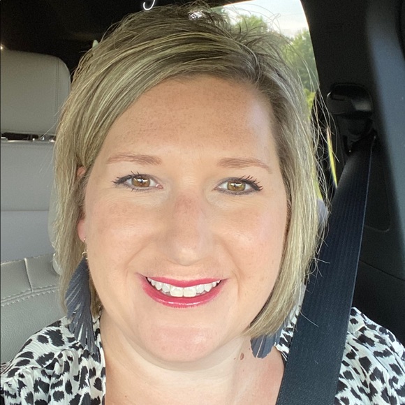 Kiley Doyle - Poshmark Profile Picture of Kiley Doyle (@kiley_doyle) on Poshmark