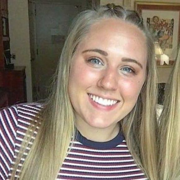 Profile Picture of Tori Helfrick (@torihelfrick) on Poshmark