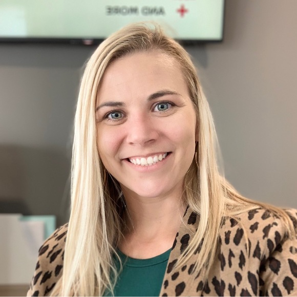 Profile Picture of Victoria Carpenter (@victoriacarp502) on Poshmark