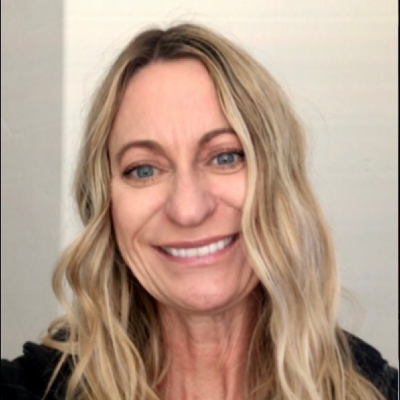 Profile Picture of Lynda Reinstein (@ldreinstein) on Poshmark