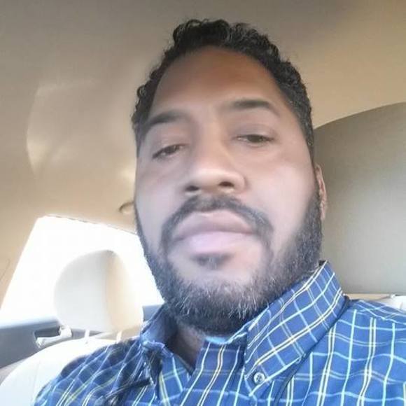 Profile Picture of Terence Warren sr (@terence_warren) on Poshmark