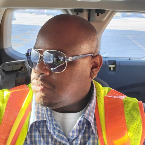 Profile Picture of Kevin Bloodsaw (@kevinabloodsaw) on Poshmark