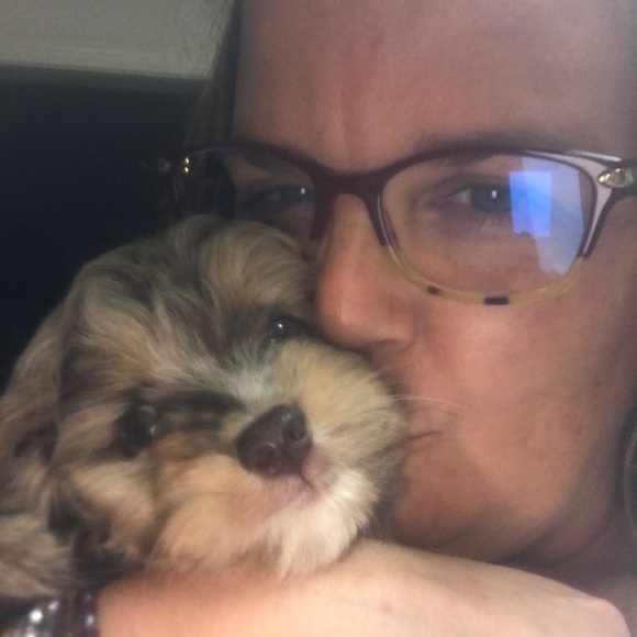 Profile Picture of Val Newton (@val69newton) on Poshmark