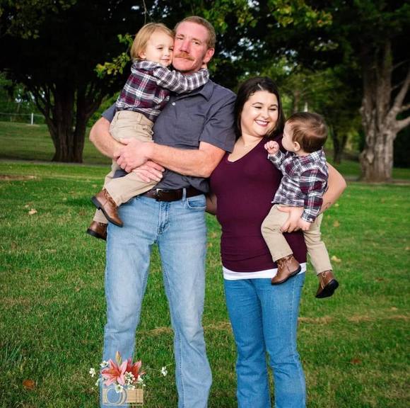 Profile Picture of Alex Farrell (@alexfarrell) on Poshmark