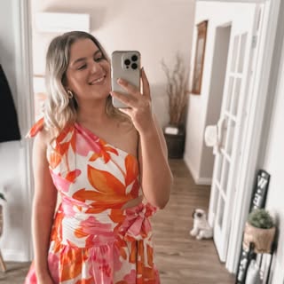 Cassandra Milligan - Instagram Profile Picture of Cassandra Milligan (@cassbomb101) on Instagram