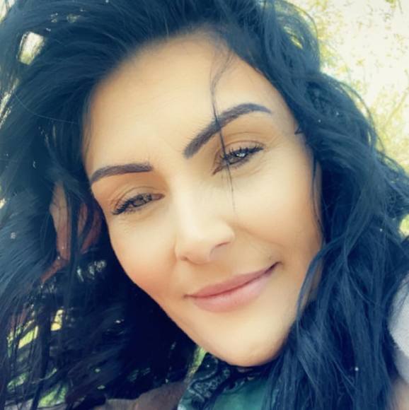 Profile Picture of Shannon Gonzalez (@shaegonz24) on Poshmark