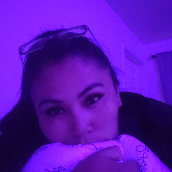Profile Picture of Verlene Larzelere (@vlarzelere0208) on Poshmark