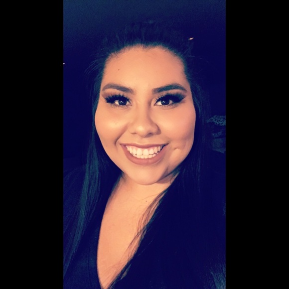 Profile Picture of Jocelyn Tizoc (@joctizoc) on Poshmark