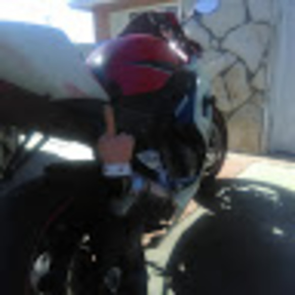 Profile Picture of Richard Rosales (@richardrosal273) on Poshmark