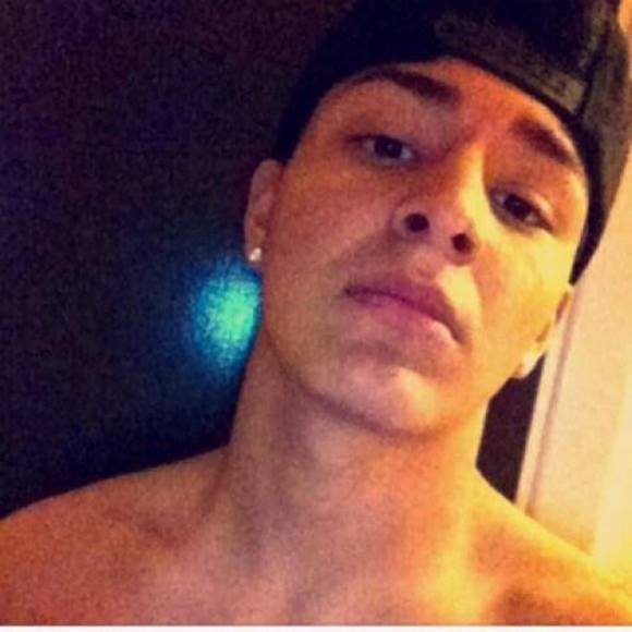 Profile Picture of Adam Gonzalez (@adamgonzalez932) on Poshmark