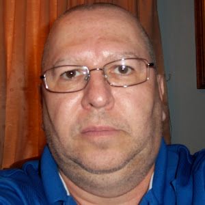 Profile Picture of Robin E Stoops (@robin.e.stoops) on Tiktok