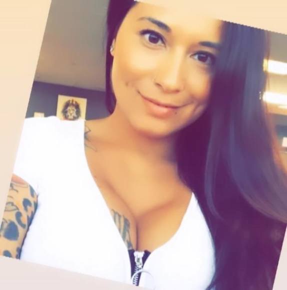 Profile Picture of Mimi Arambulo (@mimi_arambulo13) on Poshmark