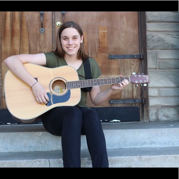 Profile Picture of Taylor Calhoun (@hotpotater) on Poshmark