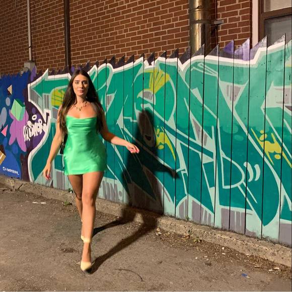 Profile Picture of Jessica Cardarelli (@jessicacardarel) on Poshmark