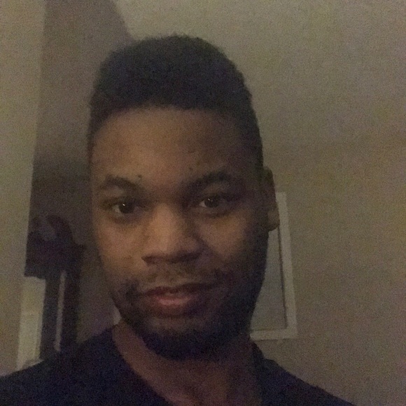 Profile Picture of Marlo Thompson (@marlo1989) on Poshmark