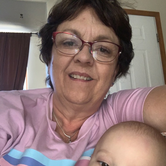 Profile Picture of Dawn Evert (@dawnevertnp) on Poshmark