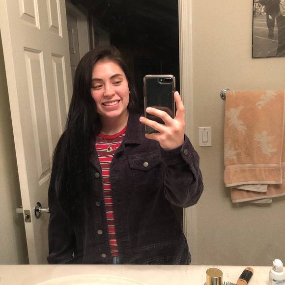 Profile Picture of Daniella Peters (@namesnella) on Poshmark