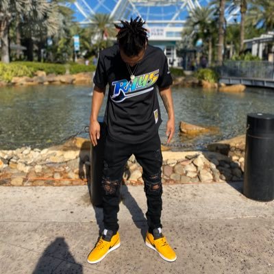 Profile Picture of Le'Andre 🗽 (@_MichaelHugh) on Twitter