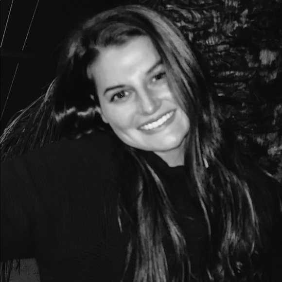 Profile Picture of Caycee Deeann (@caycee10) on Poshmark