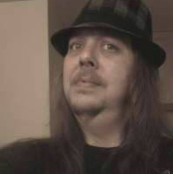 Profile Picture of Joe Triano (@lillydio) on Poshmark