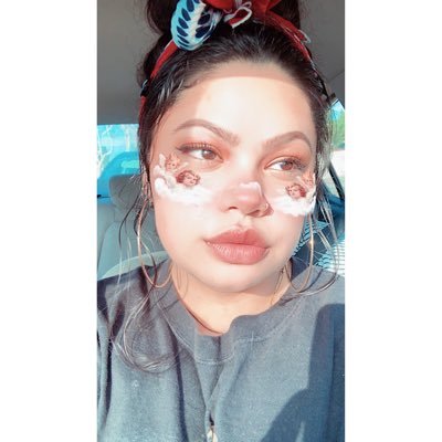 Profile Picture of 🥨🍫Sarah W/ Da Snacks 🍫🥨 (@SarahJMontoya) on Twitter
