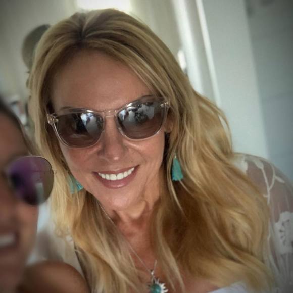 Profile Picture of Liz Ranere (@lranere) on Poshmark