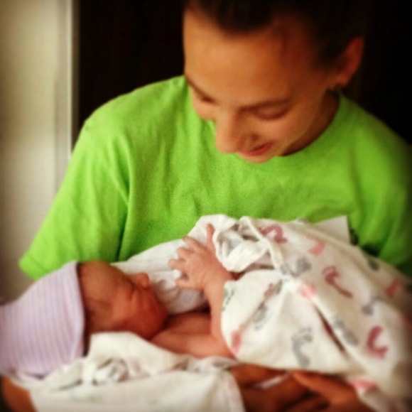 Profile Picture of Laura Klaverkamp (@klaverlaura) on Poshmark