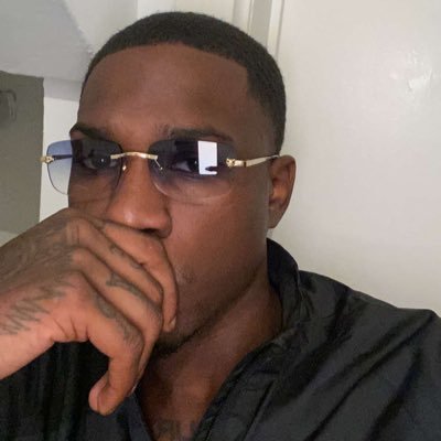 Profile Picture of CHOO$AY. (@1vianni) on Twitter