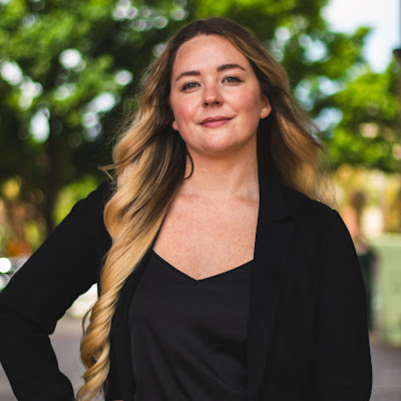 Profile Picture of Kathryn Staas (@kathrynstaas) on Poshmark