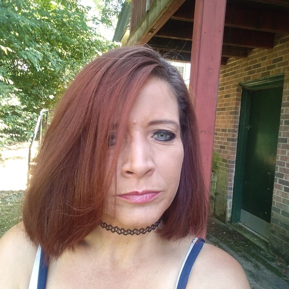 Karen Easterly - Poshmark Profile Picture of Karen Easterly (@karen_easterly) on Poshmark