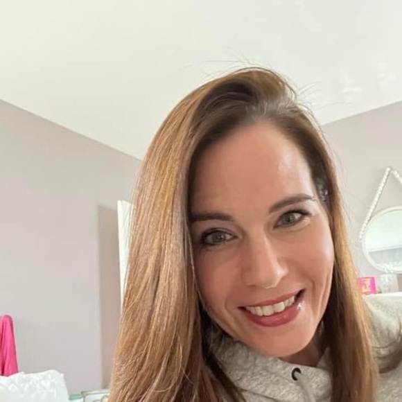 Profile Picture of Ashlee Meyers (@ashleemeyers588) on Poshmark