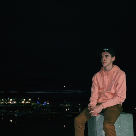 Profile Picture of Holden Iserman (@smilemore244) on Poshmark